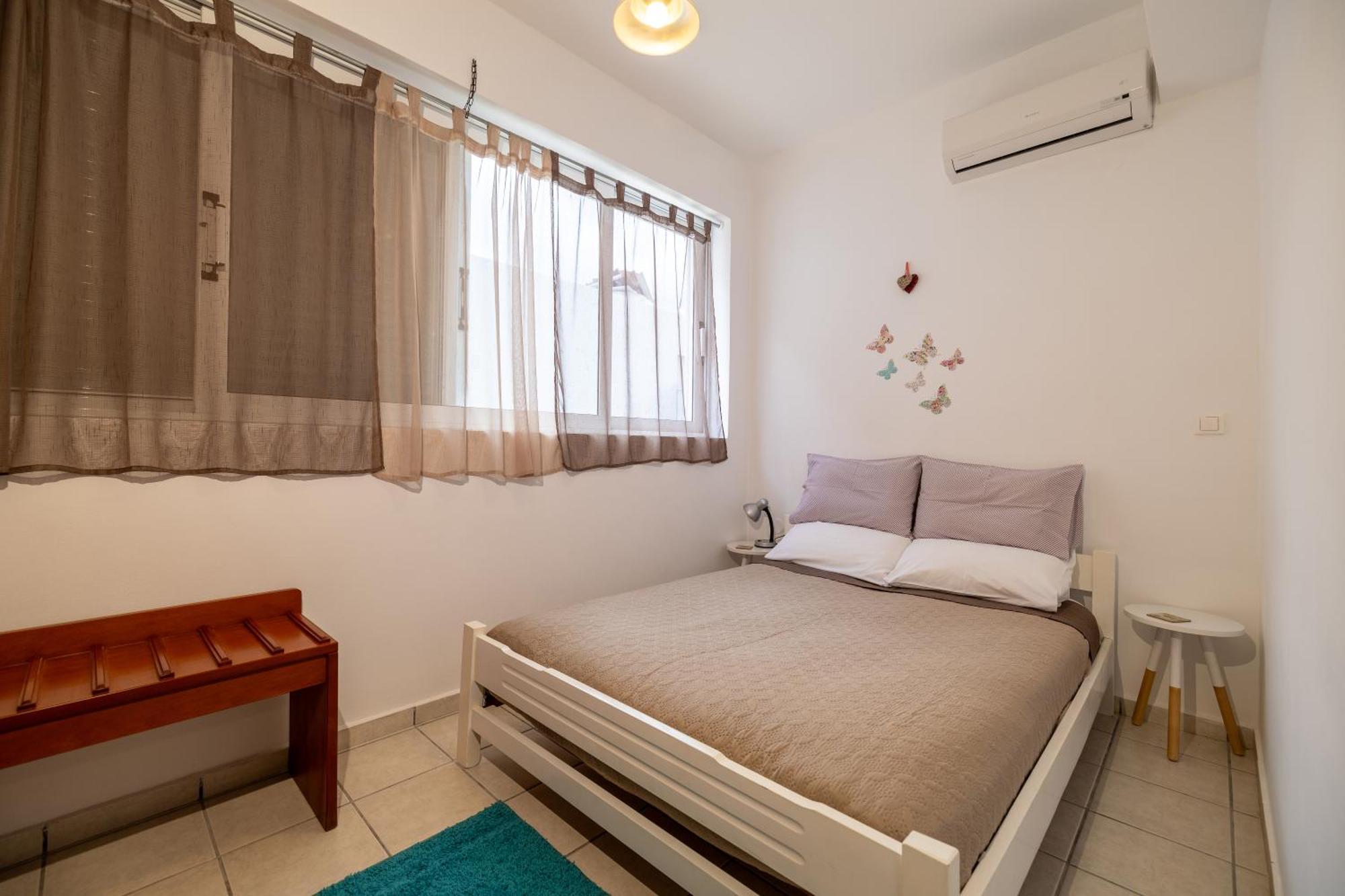 Valianos Apartment *