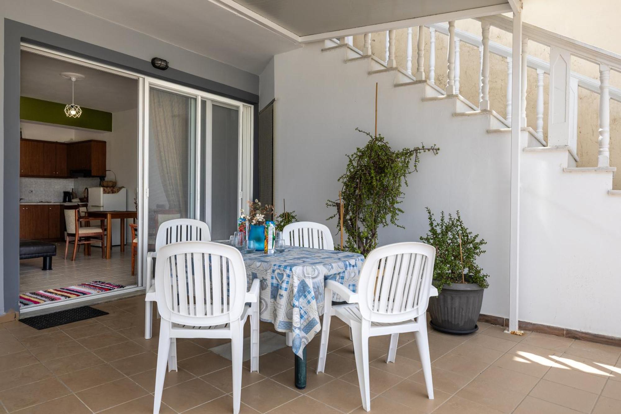 Valianos Apartment *