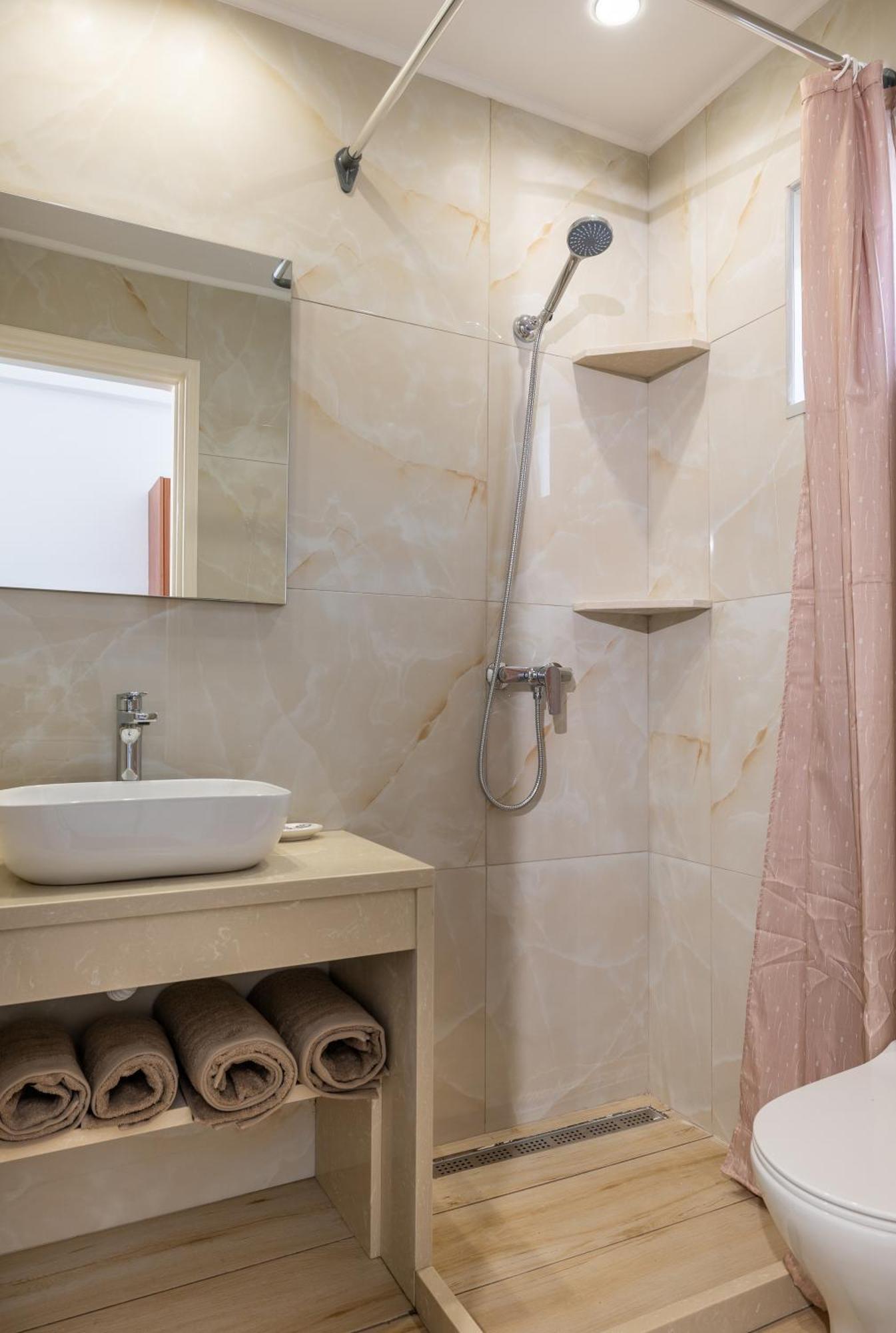 Apartament Valianos *
